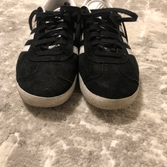 ADIDAS BLACK AND WHITE SNEAKERS - Picture 4 of 4